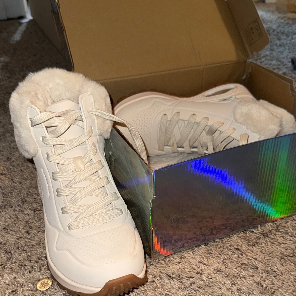 Skechers Cream Fur-Lined Winter Boots